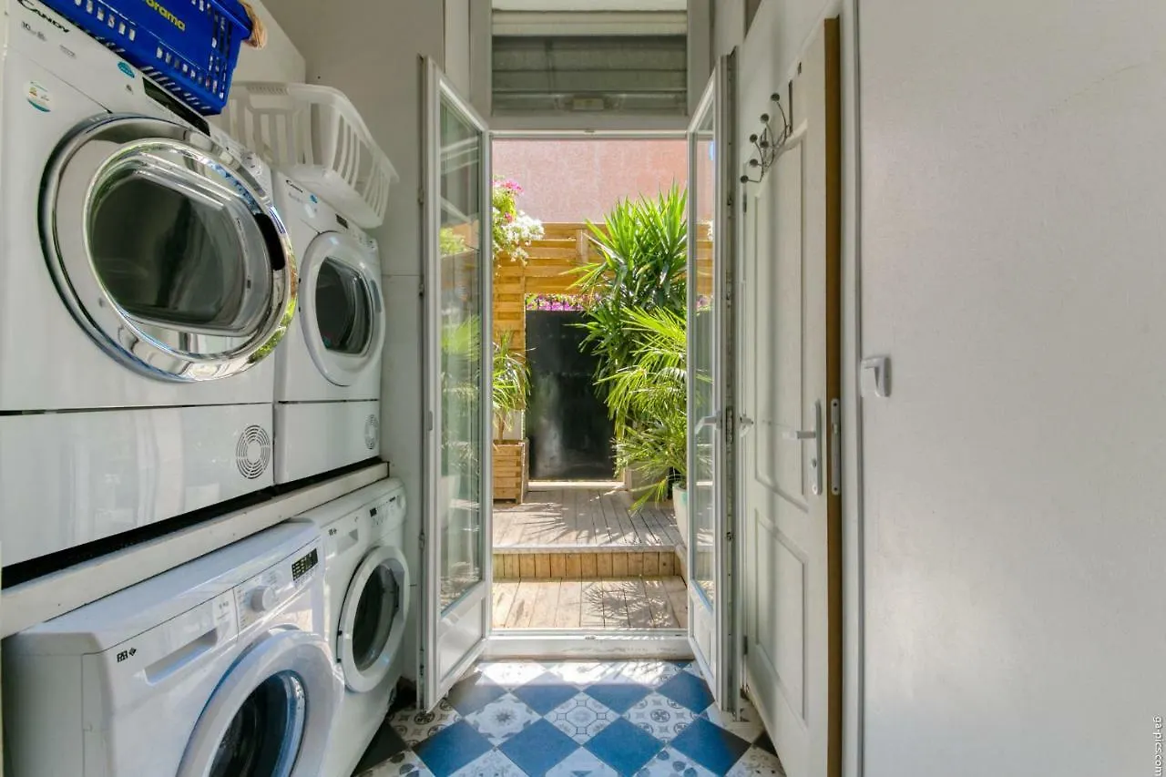 Glamorgan Antibes Hostel